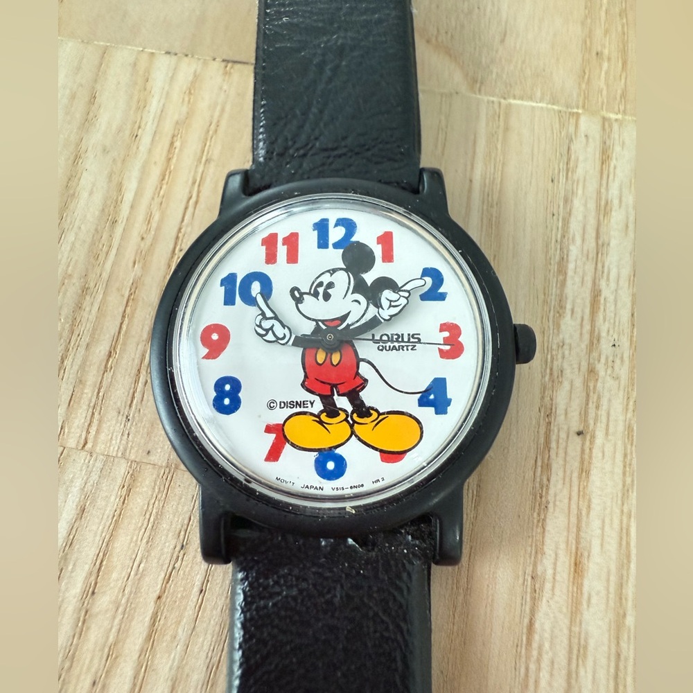 Vintage Lorus Disney Mickey Mouse moving arms watch NEW BATTERY